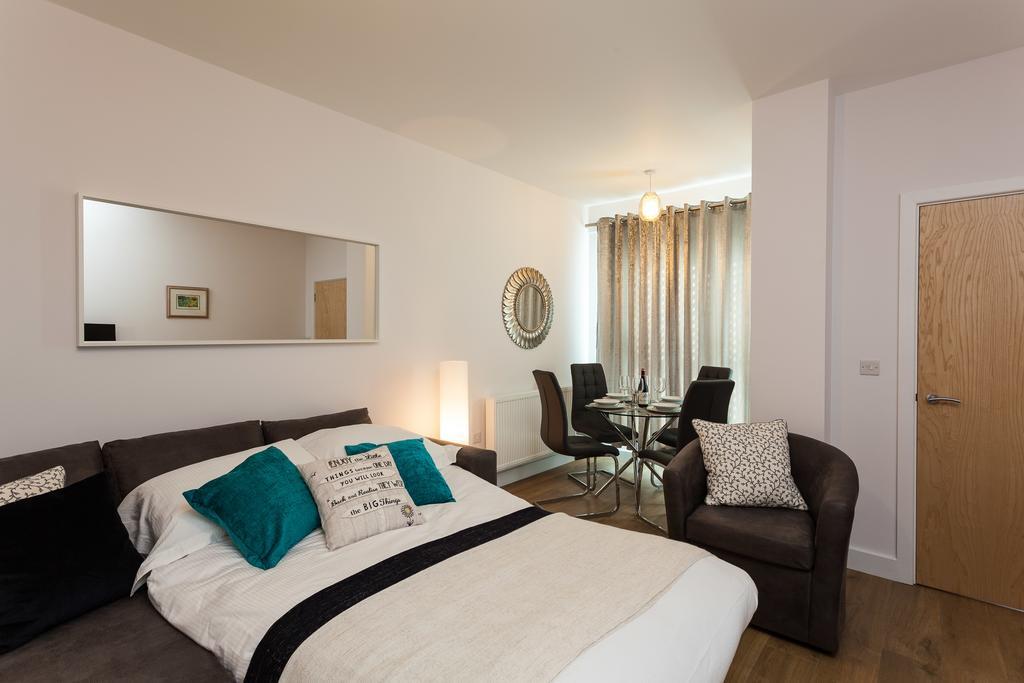 Self-Contained Town Centre One Bedroom Apartments By Helmswood Serviced Apartments Redhill  Luaran gambar