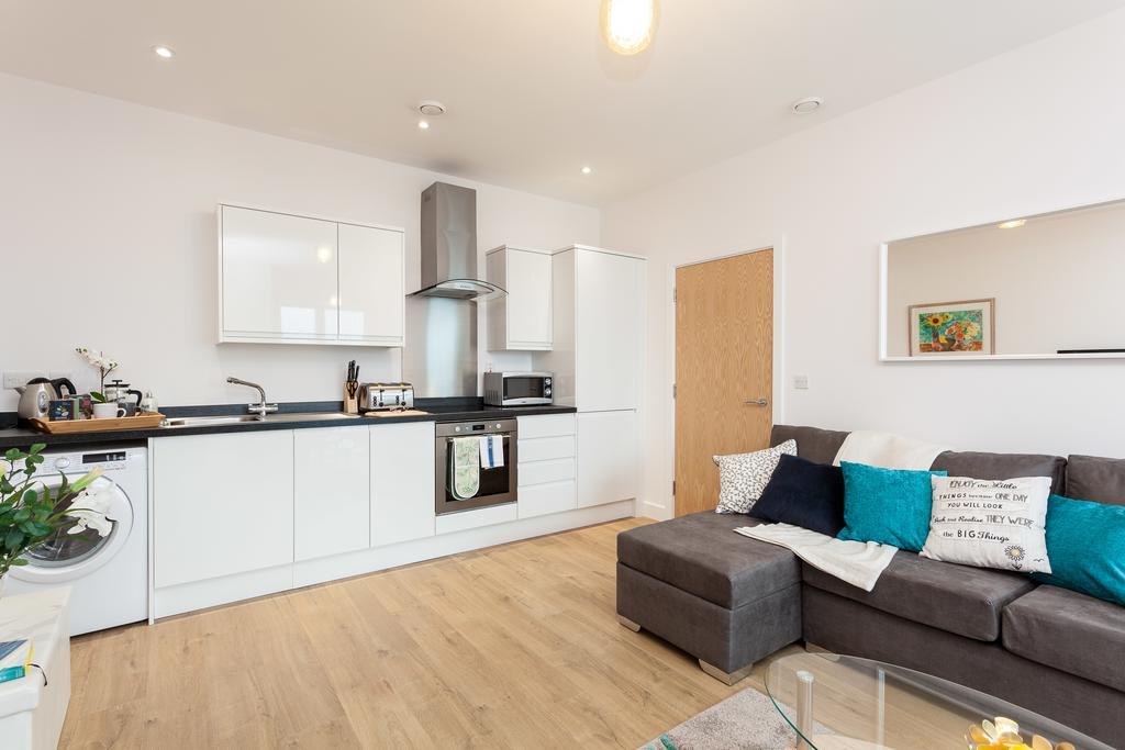 Self-Contained Town Centre One Bedroom Apartments By Helmswood Serviced Apartments Redhill  Luaran gambar