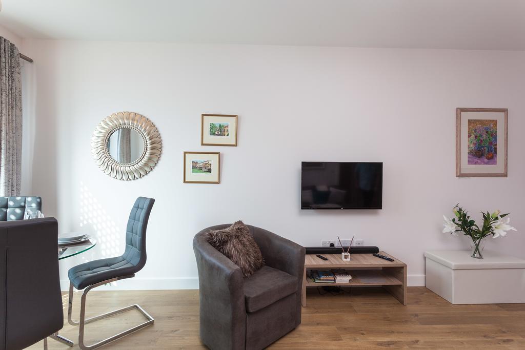 Self-Contained Town Centre One Bedroom Apartments By Helmswood Serviced Apartments Redhill  Luaran gambar