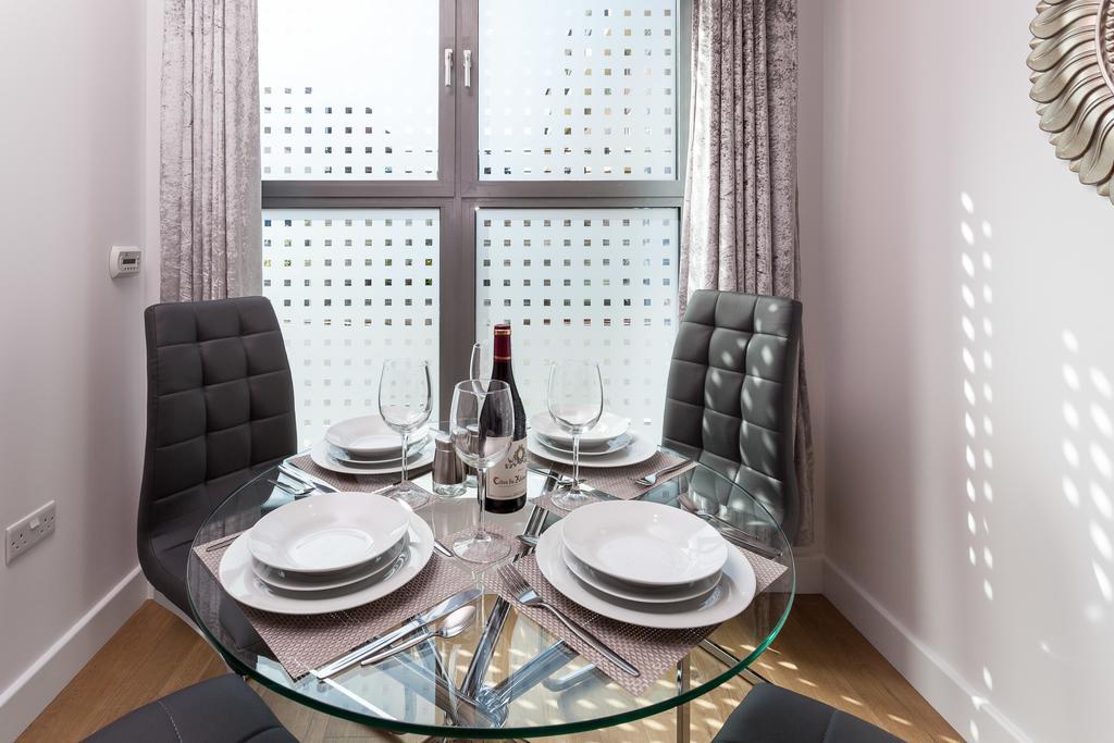 Self-Contained Town Centre One Bedroom Apartments By Helmswood Serviced Apartments Redhill  Luaran gambar
