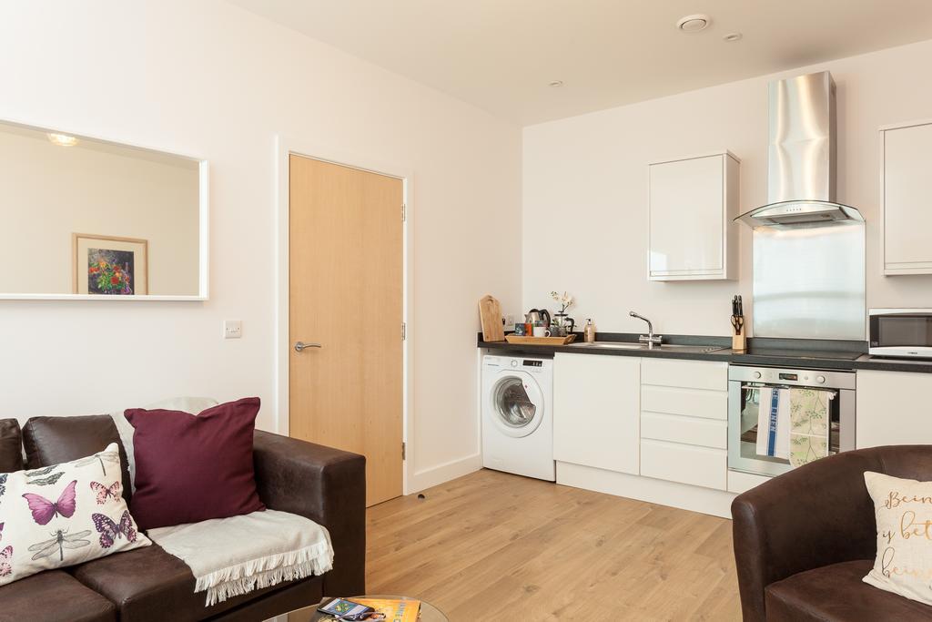 Self-Contained Town Centre One Bedroom Apartments By Helmswood Serviced Apartments Redhill  Luaran gambar