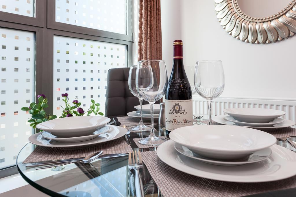 Self-Contained Town Centre One Bedroom Apartments By Helmswood Serviced Apartments Redhill  Luaran gambar