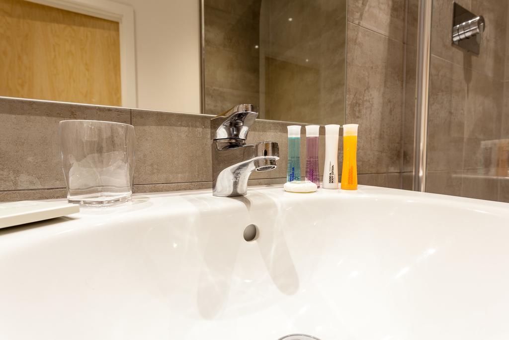 Self-Contained Town Centre One Bedroom Apartments By Helmswood Serviced Apartments Redhill  Luaran gambar